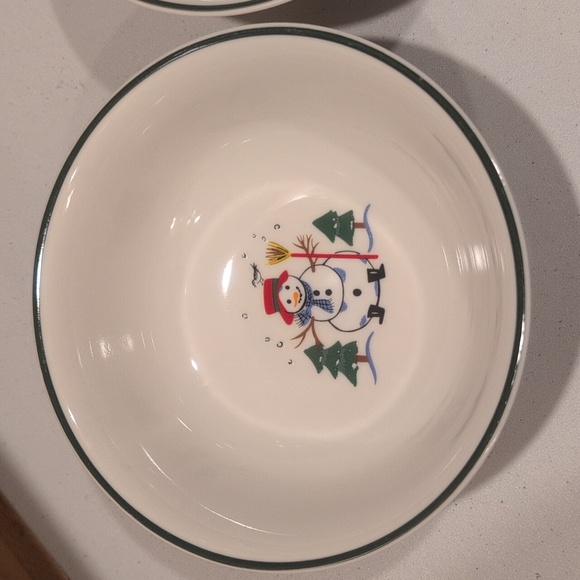 Pfaltzgraff Snow Village bowls - Picture 3 of 5